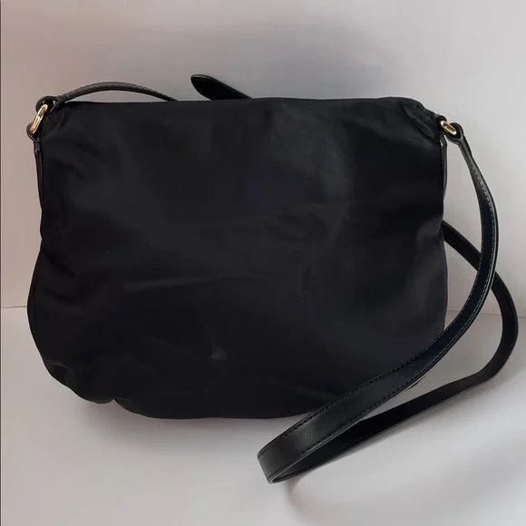 Marc Jacobs Elegant Preppy Black Nylon Crossbody Messenger Bag. - Picture 3 of 9